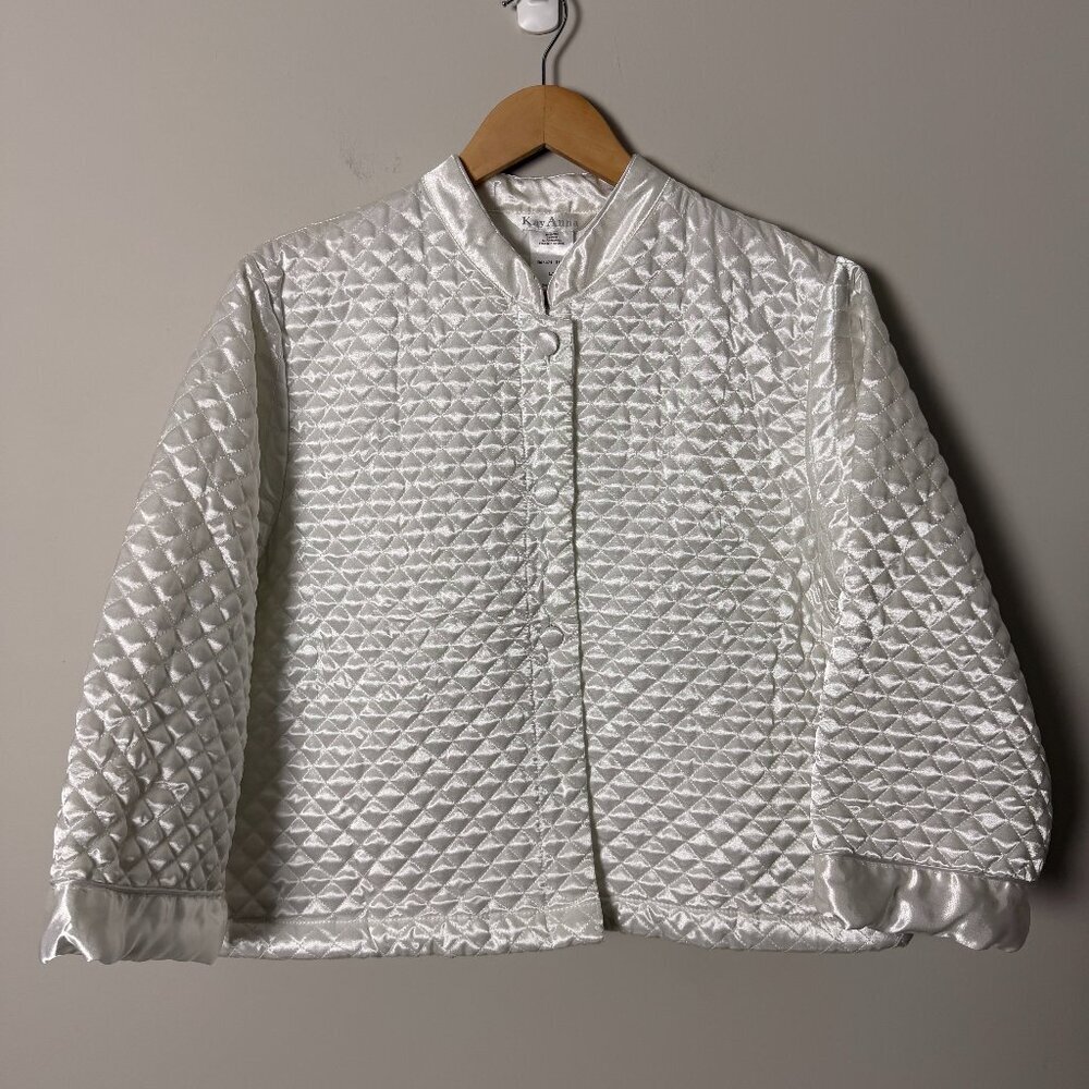 2/$30 KayAnna White Pearl Quilted Sleepwear Top Large